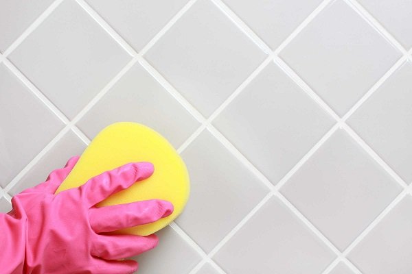 Trucos caseros para limpiar las juntas de baño sin esfuerzo