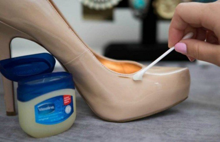 5 trucos efectivos para sacar rayones del calzado, malos olores y suciedad