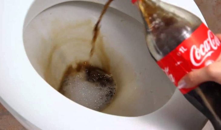 7 usos Sorprendentes de Coca-Cola en Tu Casa que Seguro que no Sabías