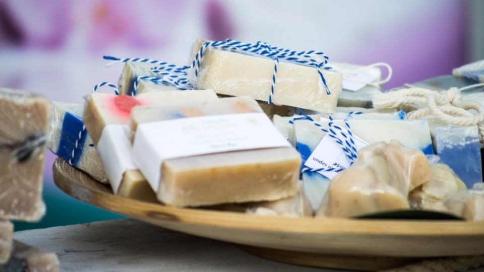 3 usos prácticos que le puedes dar a los restos de jabón en el hogar