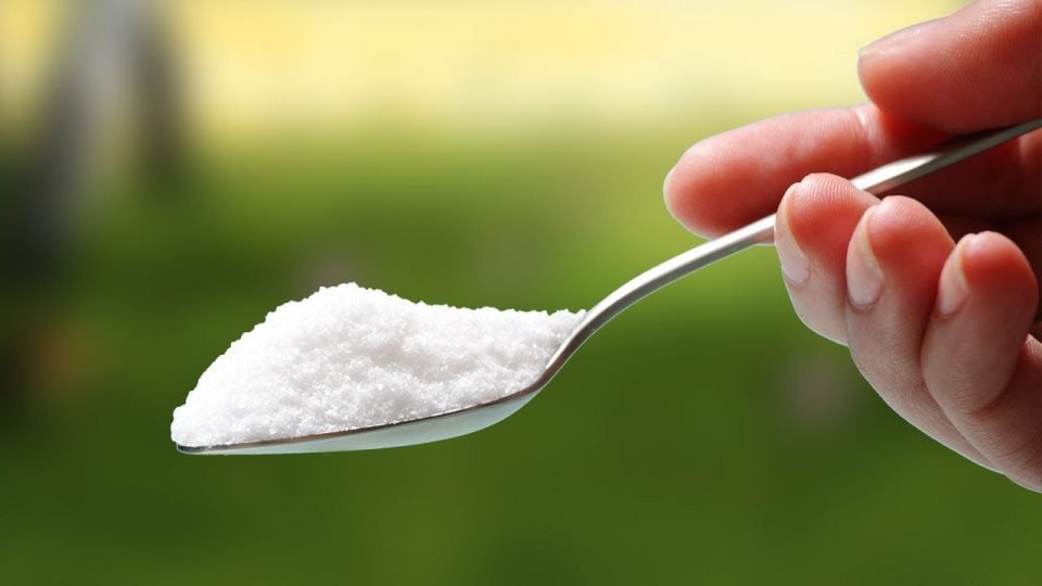 20 usos de la sal de Epsom. Por qué debería estar en todos los hogares y jardines