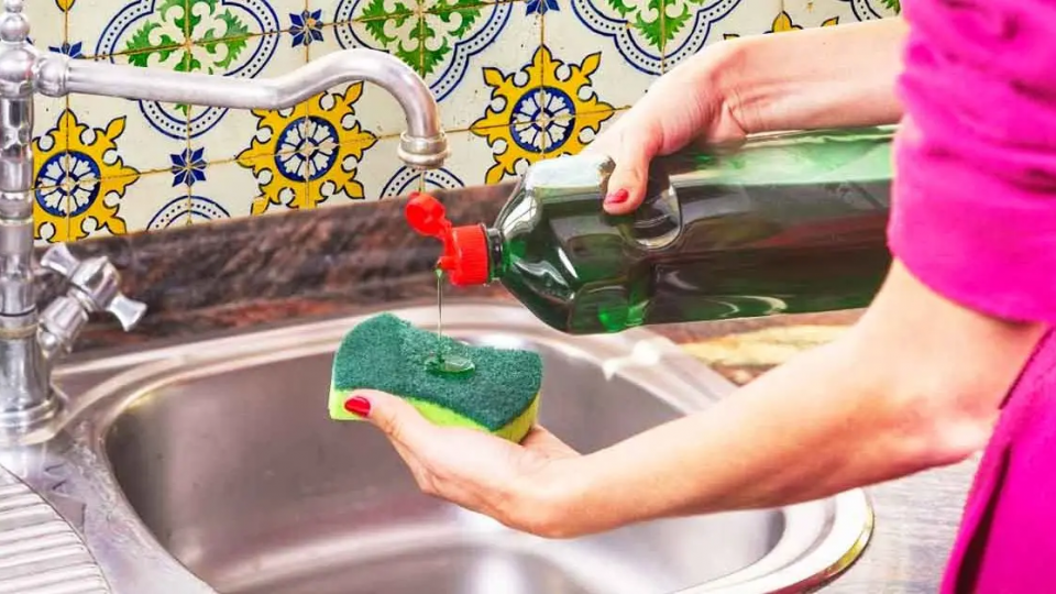 7 cosas que nunca debes limpiar con lavavajillas