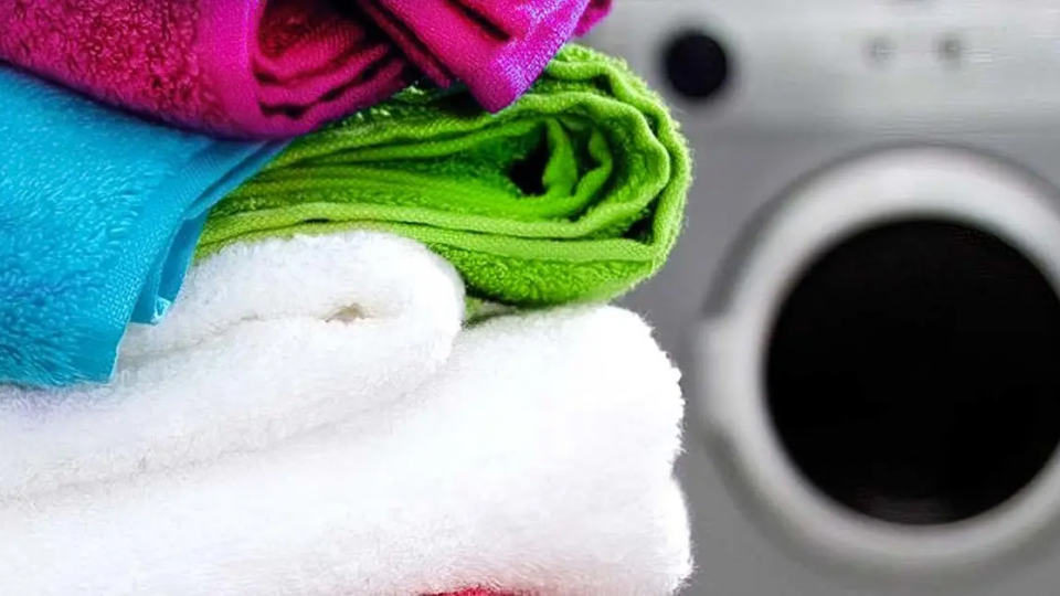 El truco definitivo para dejar tus toallas tan suaves como el primer día