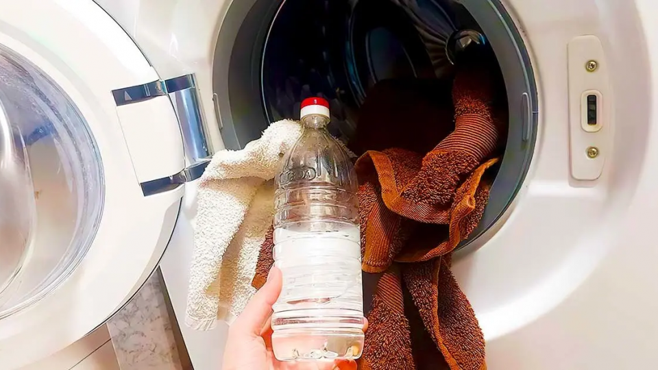 He aquí por qué la ropa huele mal incluso después del lavado (y cómo deshacerse de los olores)