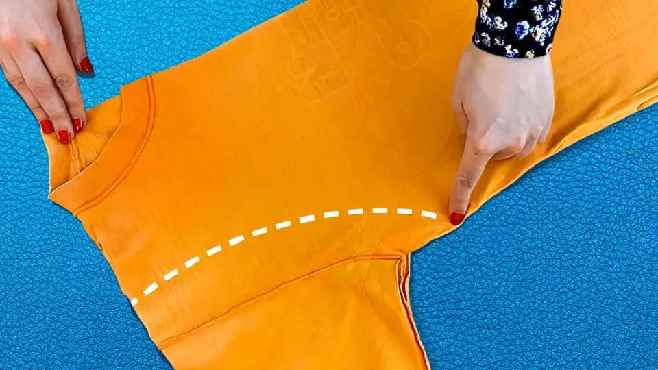 Te mostramos cómo transformar una camiseta en un bolso en 2 minutos y sin costuras