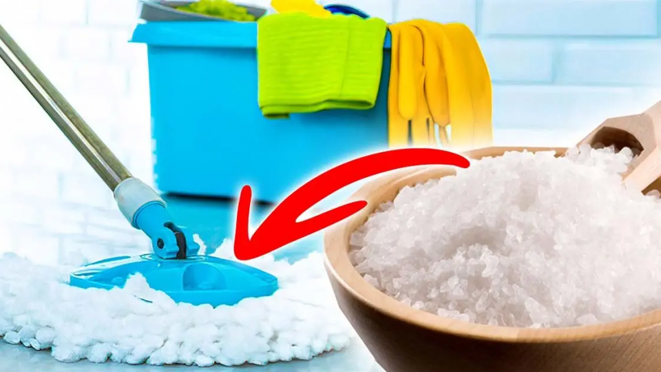 ¿Por qué utilizar agua salada para lavar el suelo? Esto resuelve un problema común.