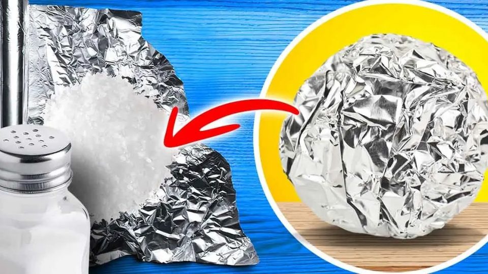 Papel de aluminio y sal: ¡la solución perfecta para un problema que todos tenemos!