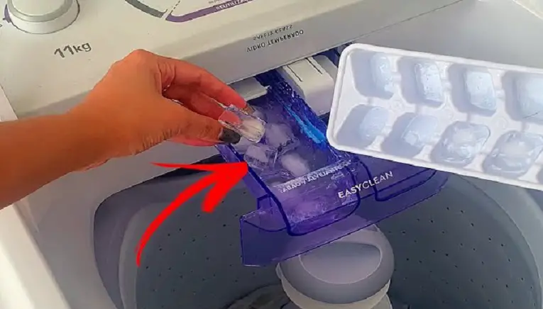 Este truco de los cubitos de hielo te permitirá lavar tu ropa y evitar plancharla.