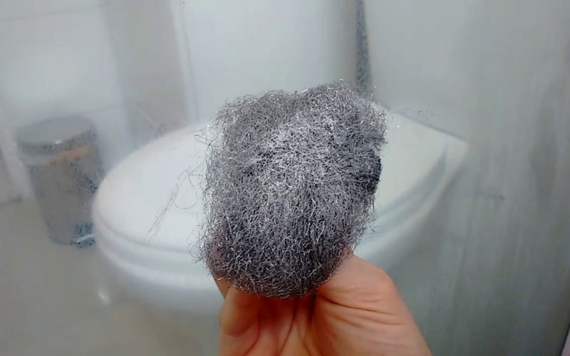 Cómo quitar el moho negro de la silicona del baño en 10 minutos