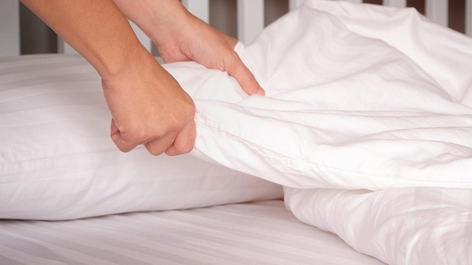 ¿Con qué frecuencia necesita cambiar y lavar las sábanas?