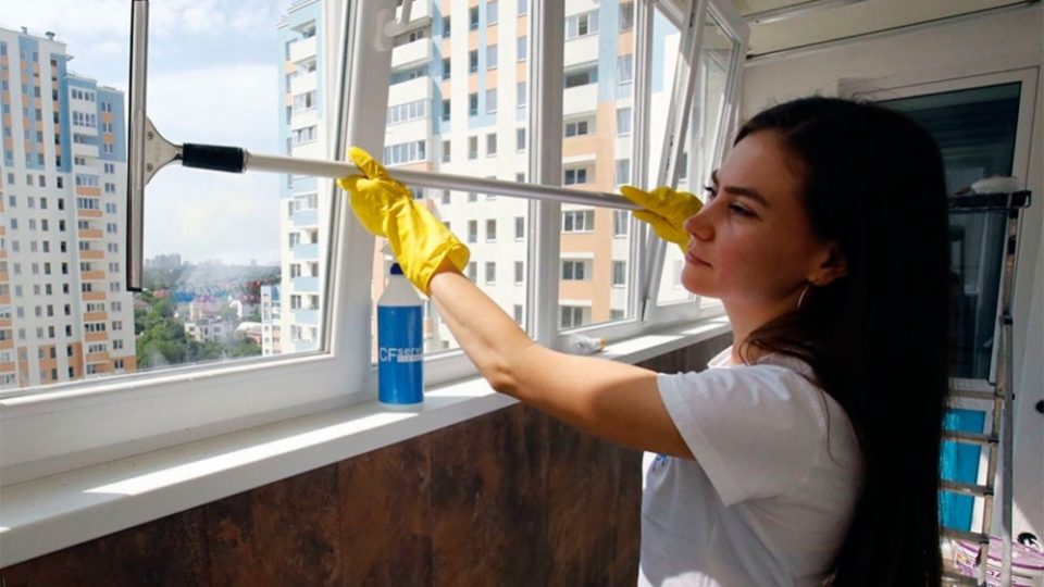 Cómo limpiar el balcón con remedios naturales