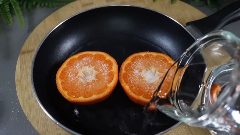 Sumergir las naranjas en agua y azúcar: esto es lo que sucede al poco tiempo