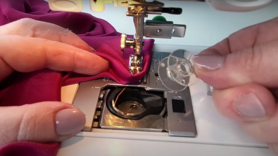 El secreto que las costureras no desvelan para coser sin hilo: ahorras mucho tiempo