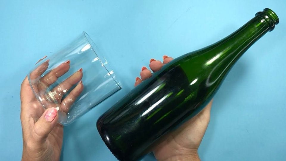 Un frasco y una botella de vidrio: ¿listo para crear algo asombroso?