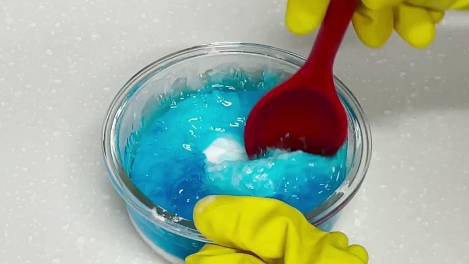 Mezcla el jabón suave con el bicarbonato: lo que verás pasar a continuación es único