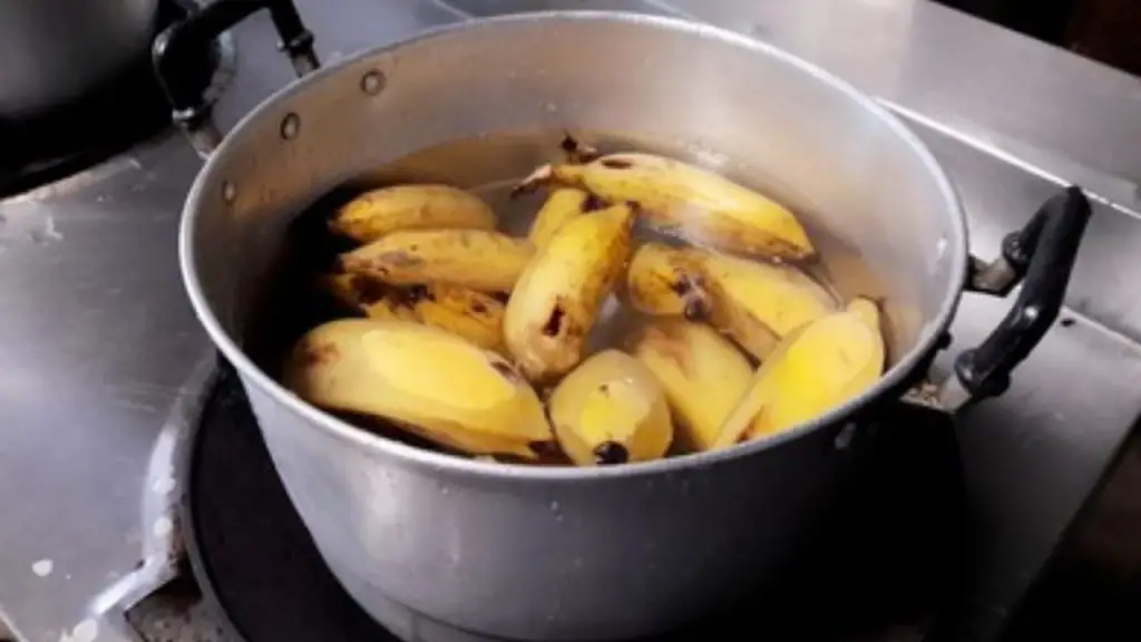 Hervir 3 plátanos antes de acostarse: porque muchos lo están haciendo