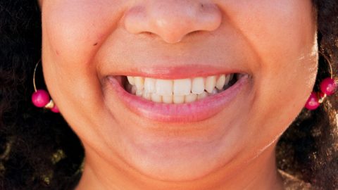 Cuidados Naturales para tus Dientes — Y Qué Evitar