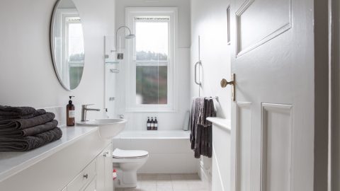 ¿Tu baño está realmente limpio? Este rincón dice lo contrario
