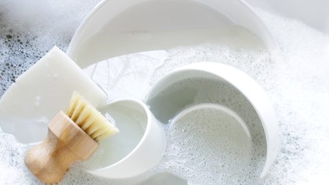 Jabón para platos casero y otros productos de limpieza natural