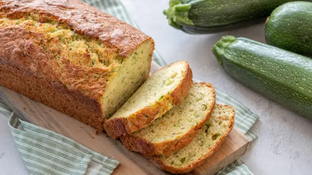 Pan de calabacín fácil y casero que siempre sale delicioso